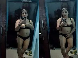 Sexy Desi Girl Record Her Boobs Pressing Video