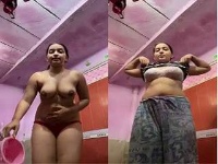 Sexy Desi Girl bathing and Fingering Part 1